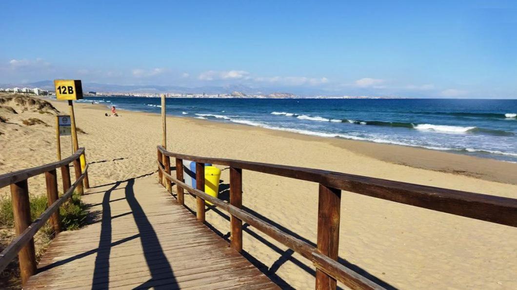 Stunning Sea Views At Just 270 M From The Beach アレナレス・デル・ソル エクステリア 写真